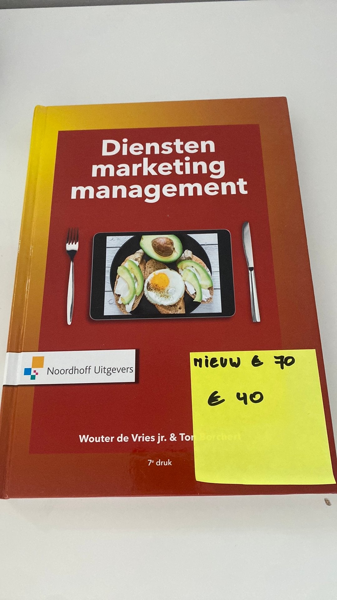 Boek ‘diensten marketing management’, Boeken, Ophalen, Zo goed als nieuw