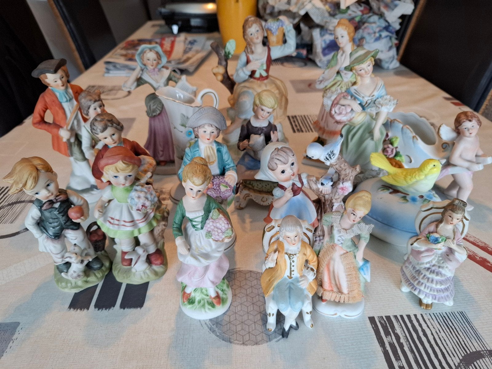Oude beeldjes in biscuit vinted, Ophalen of Verzenden