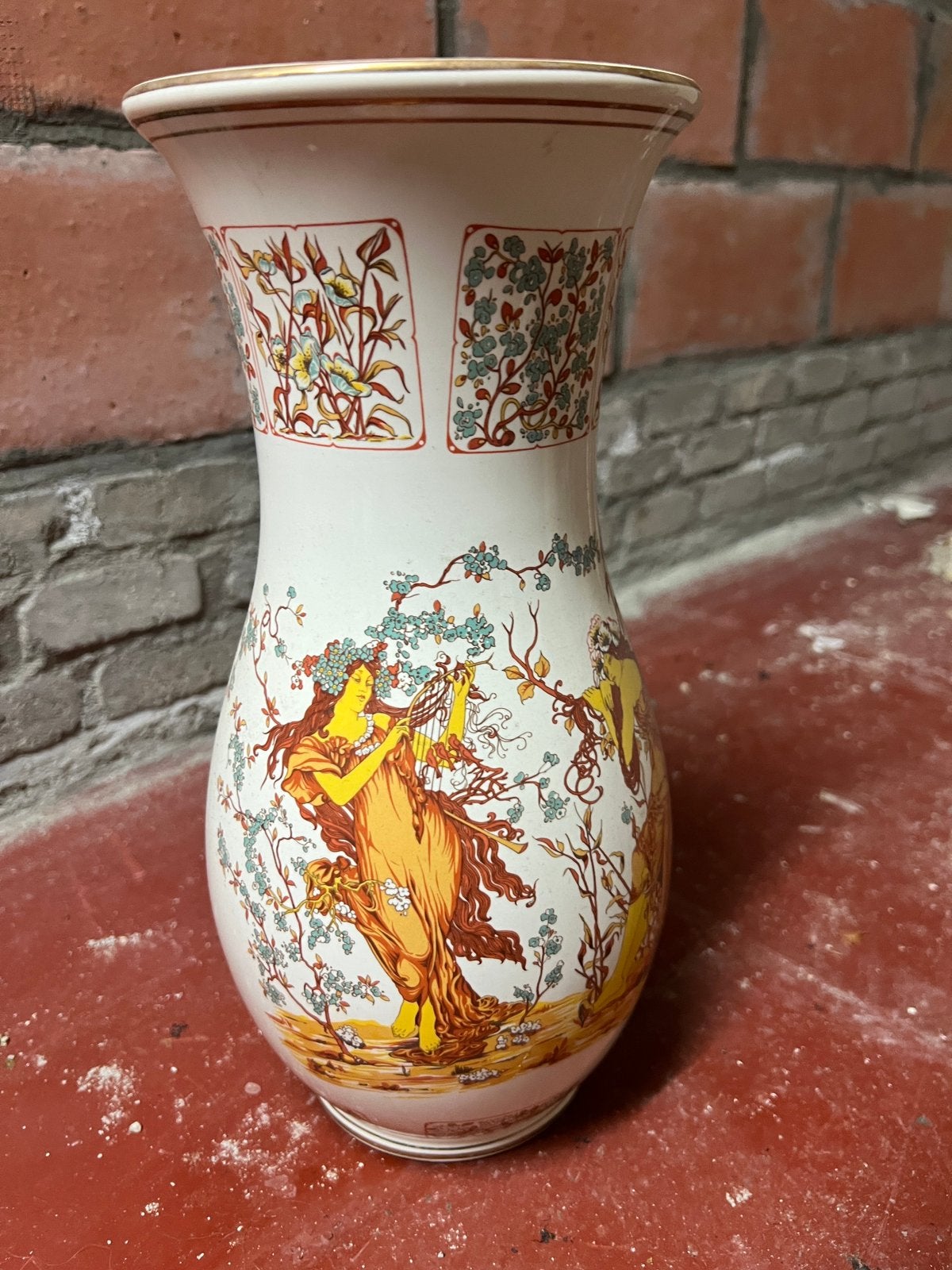 Italiaanse Art Nouveau / Stile Liberty vaas (Carraresi), Antiek en Kunst, Antiek | Vazen, Ophalen