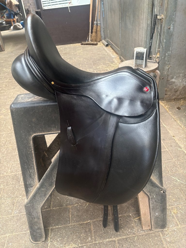 Dressuur zadel, Animaux & Accessoires, Chevaux & Poneys | Selles, Enlèvement, Utilisé, Dressage