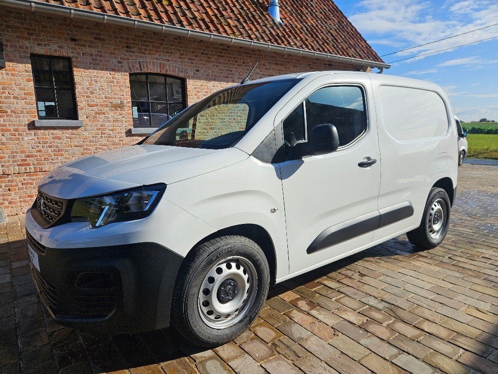 Peugeot Partner 1.2 BENZINE AIRCO CRUISE PDC 9876 EX BTW, Auto's, Voorwielaandrijving, Stof, Used 1. Bestelwagens met ervaring.