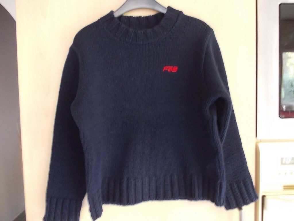 Pull Free on Board.  maat 140.  Unisex., Jongen of Meisje, Trui of Vest, Ophalen of Verzenden, Zo goed als nieuw