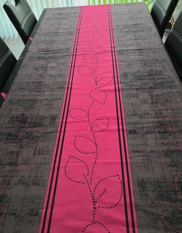 Nappe anti-taches 240 x 148 cm, Enlèvement, Utilisé, Rectangle, Intérieur