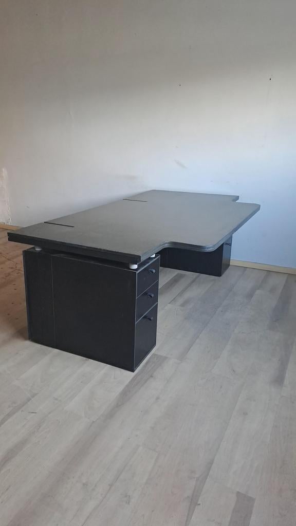 Gratis Bulo bureau tafel moet dringend weg, Ophalen