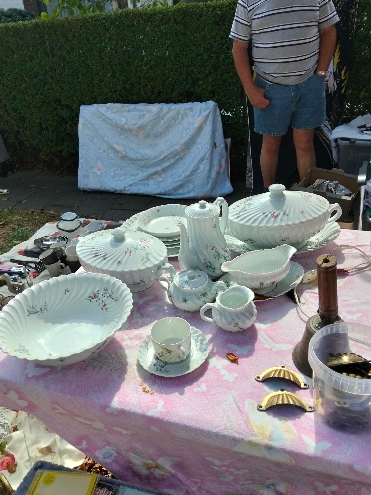 compleet eet- en koffieservies 12 personen, Ophalen