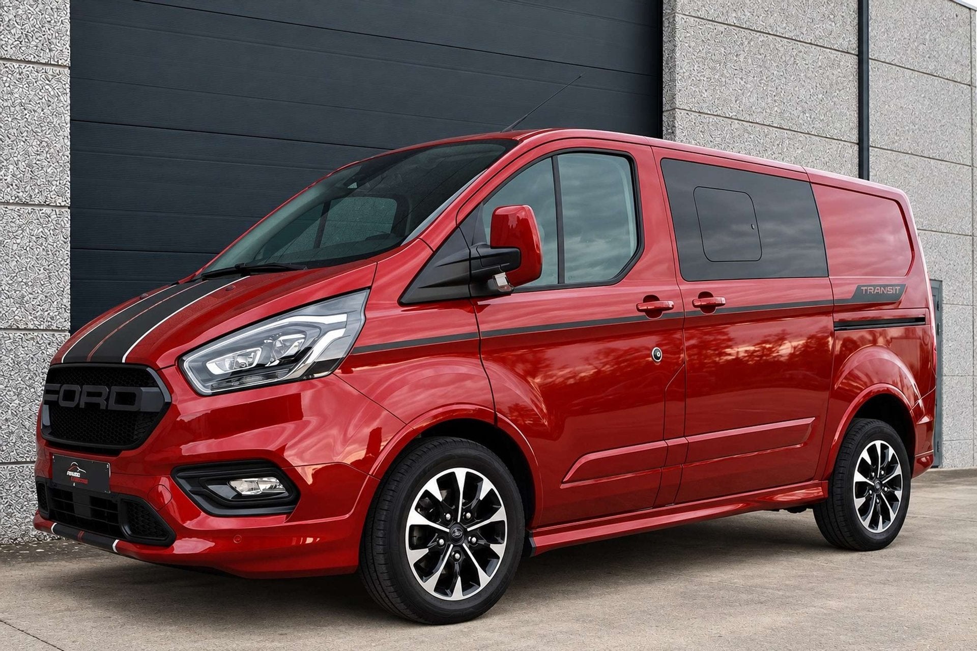 Ford Transit Custom L1 Sport 5 zitplaatsen, Autos, Achat, Euro 6, Entreprise, Autre carrosserie
