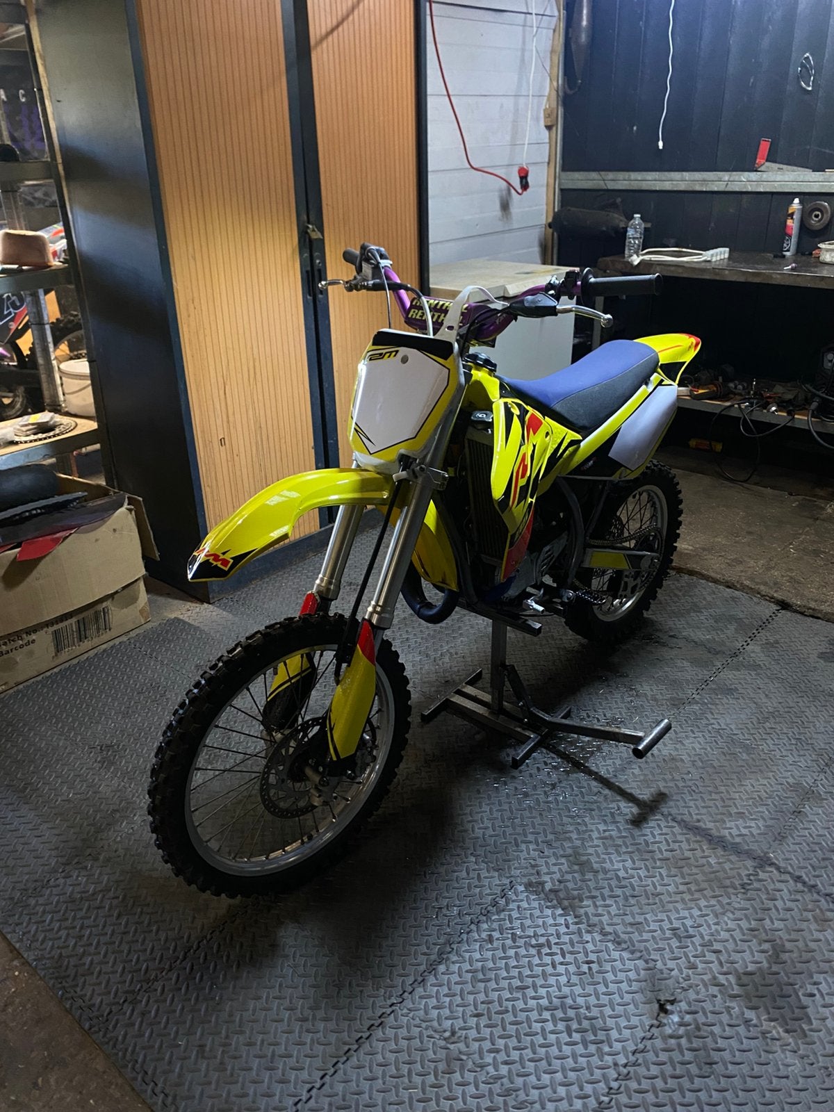 suzuki rm 85L 2010, Fietsen en Brommers, Ophalen of Verzenden, Zo goed als nieuw, Suzuki