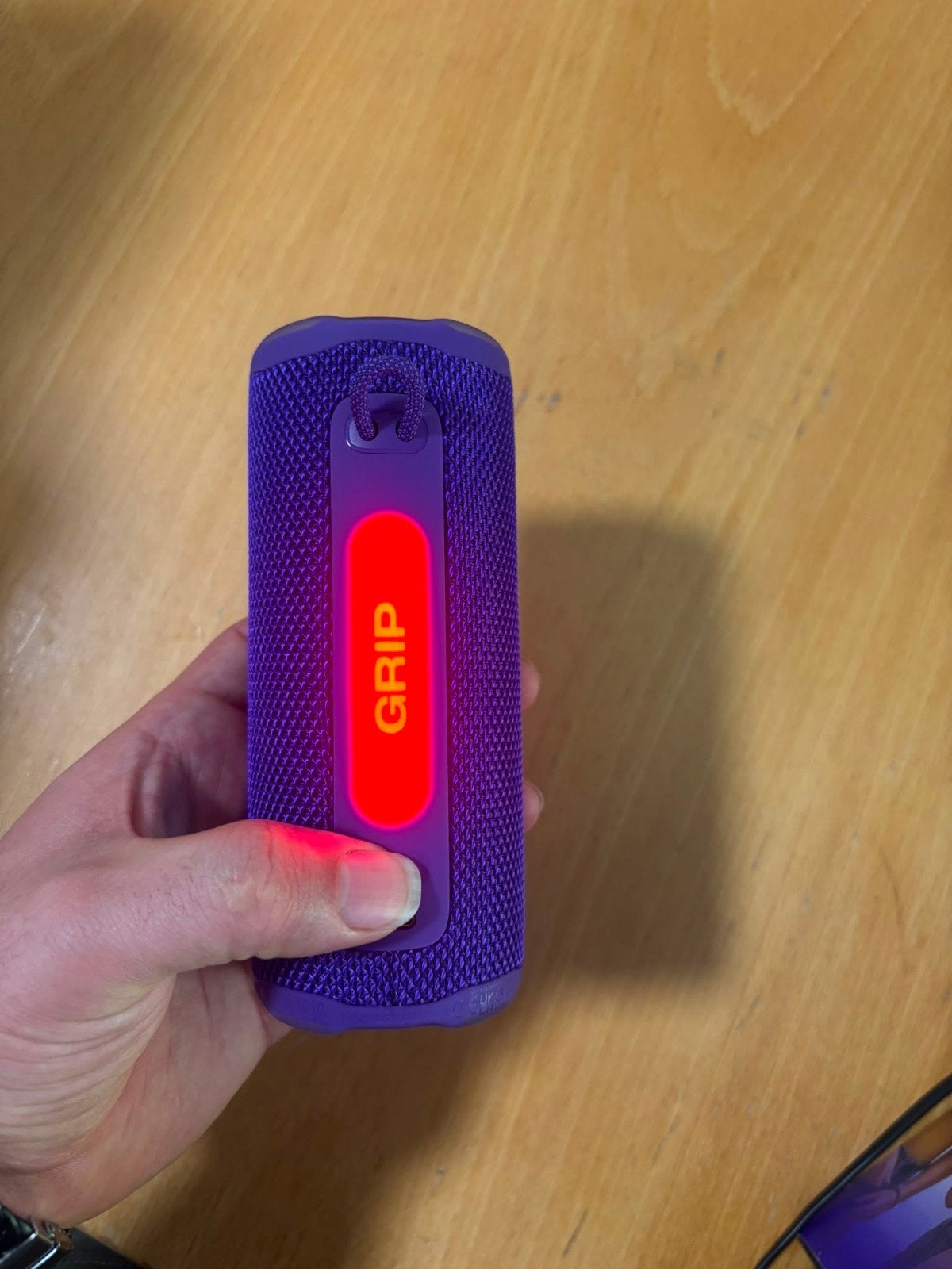 JBL Grip — draagbare Bluetooth-luidspreker, Computers en Software, Pc speakers, Ophalen of Verzenden
