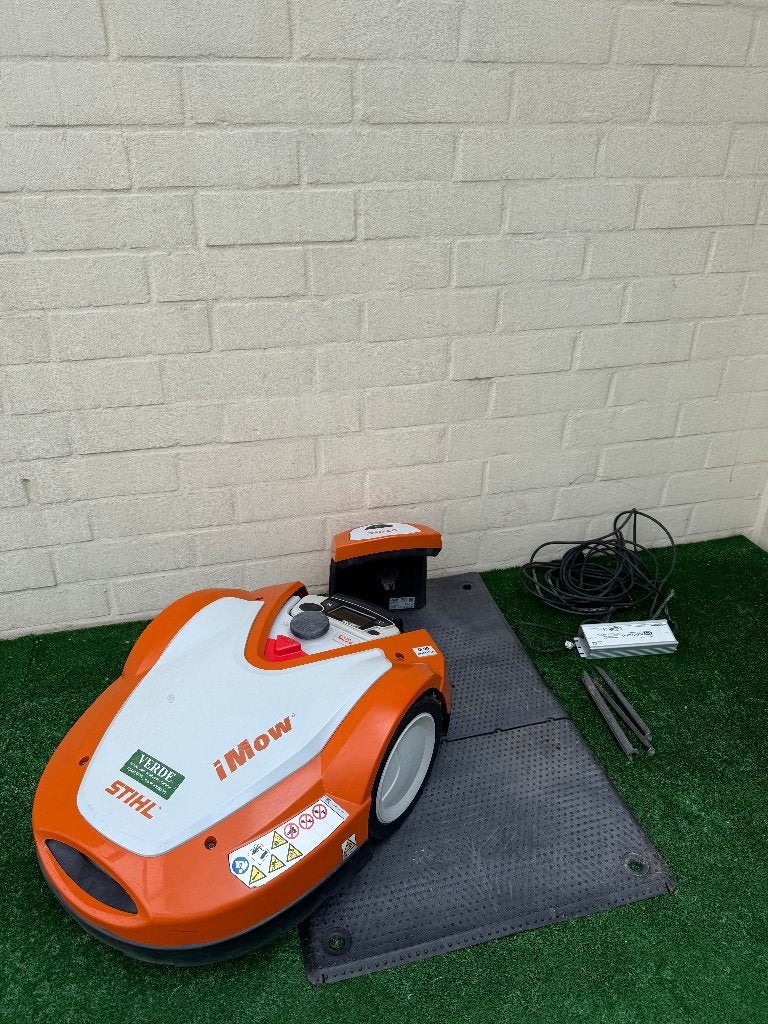 Stihl robotmaaier RMI 632, Ophalen, Viking / Stihl, Zo goed als nieuw, Met regensensor