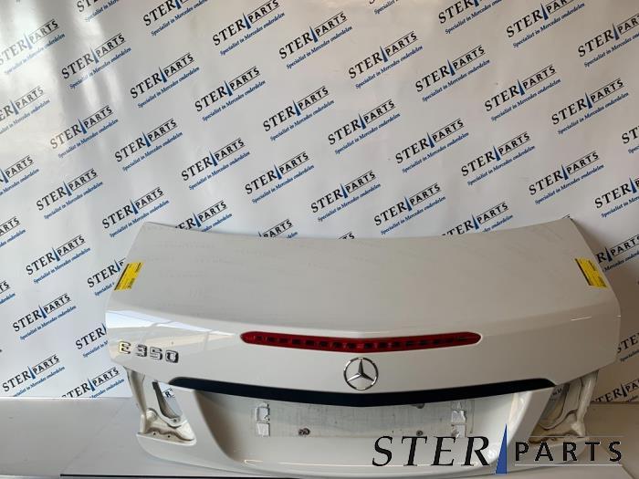 Couvercle coffre d'un Mercedes E-Klasse (650), 3 mois de garantie, Utilisé, -, -