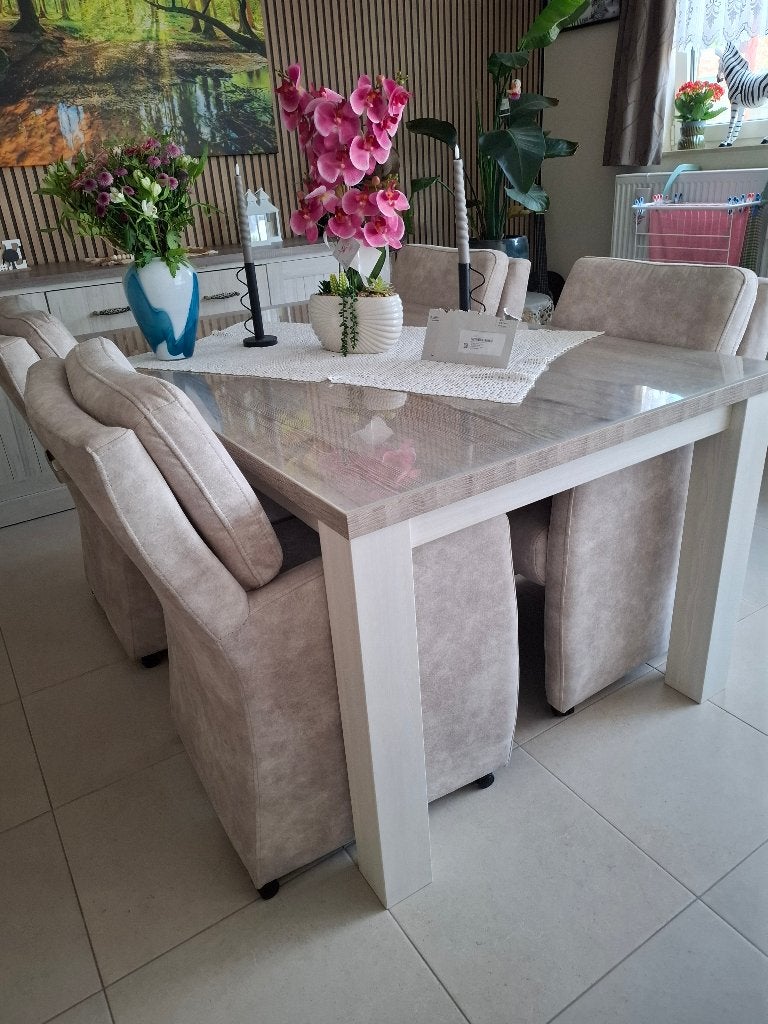 Tafel en vier stoelen, Ophalen, Overige materialen, Nieuw, 50 tot 100 cm