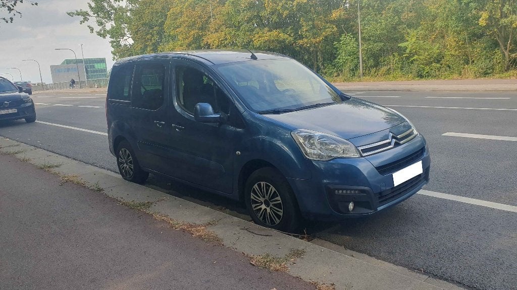 Citroen Berlingo 1.2 benzine 2018 124000 km, Auto's, Voorwielaandrijving, Dealer onderhouden, Stof, Euro 6