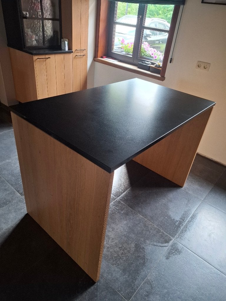 Hoge keukentafel (Dovy keukens), Ophalen, Zo goed als nieuw, Vier personen, Rechthoekig
