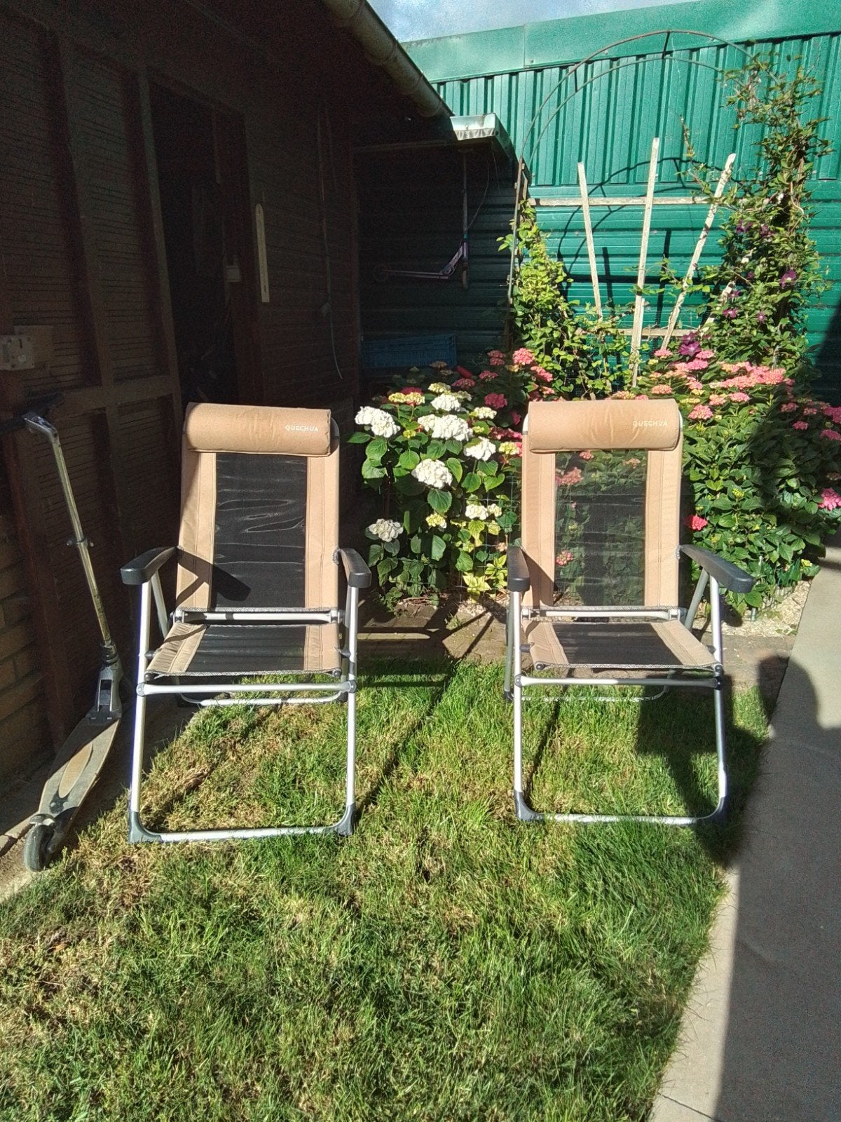 2 kampeerstoelen, Ophalen