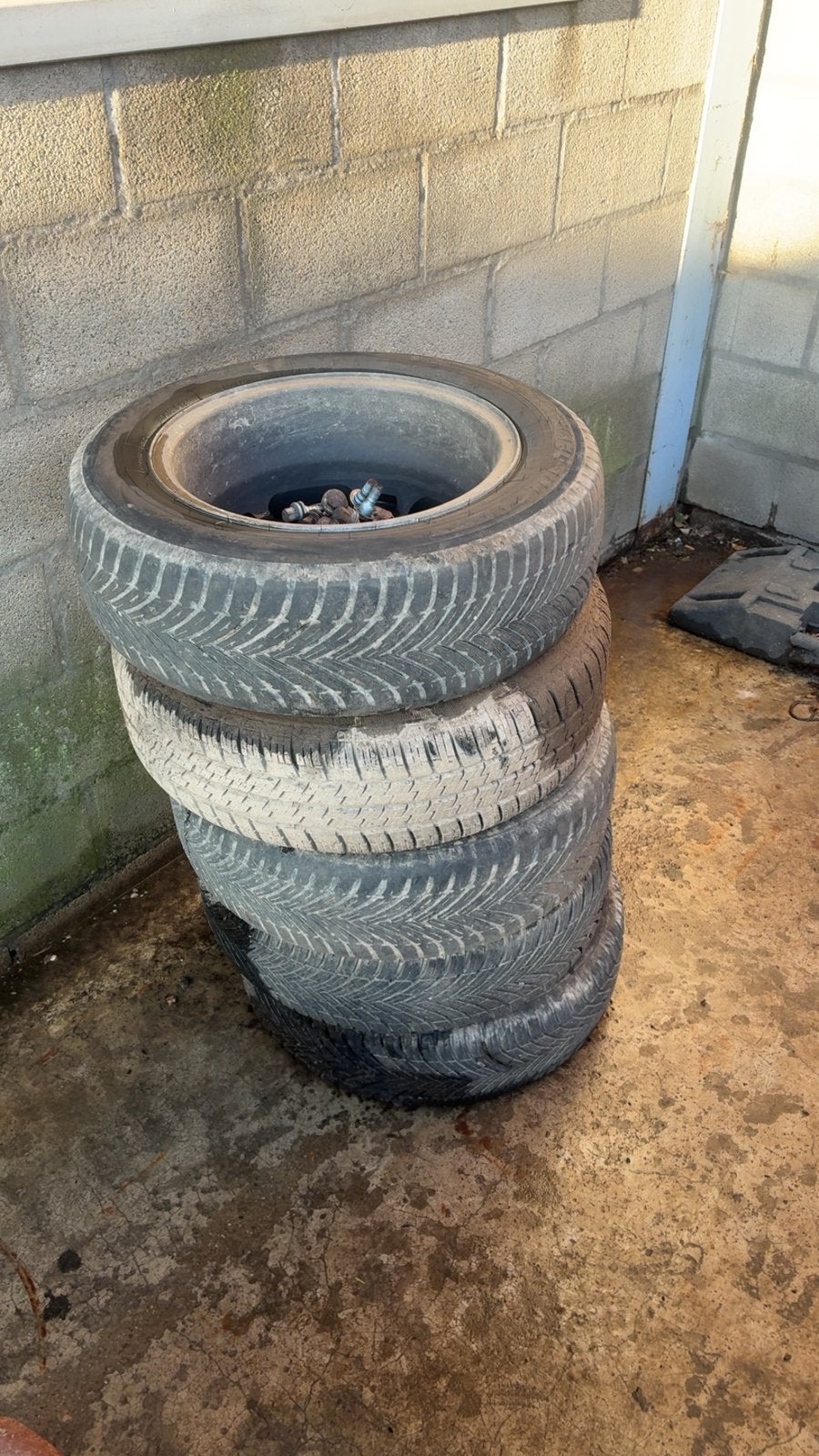 Banden 185/65r15, Ophalen, Zo goed als nieuw