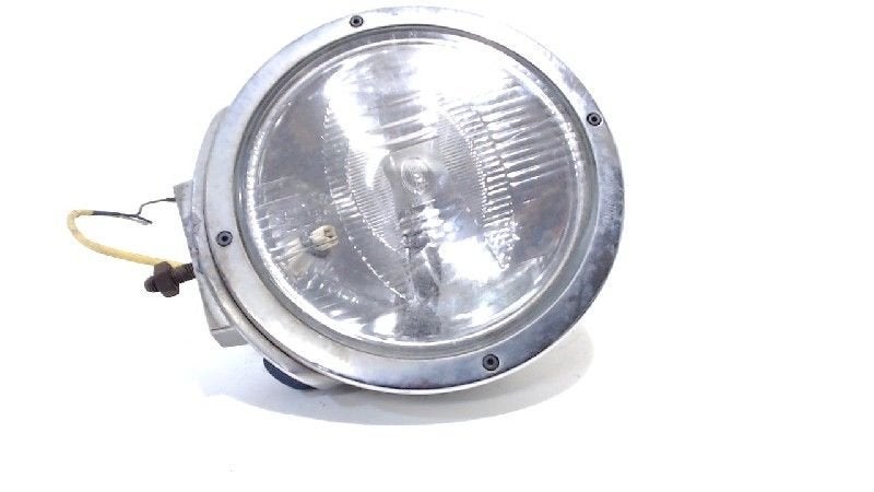 Koplamp links Nissan Patrol, Auto-onderdelen, Verlichting, Onderdelen@venauto.nl, Van der Ven Autorecycling B.V., Gebruikt, Ettenseweg 76, 4706 PB Roosendaal, The Netherlands
