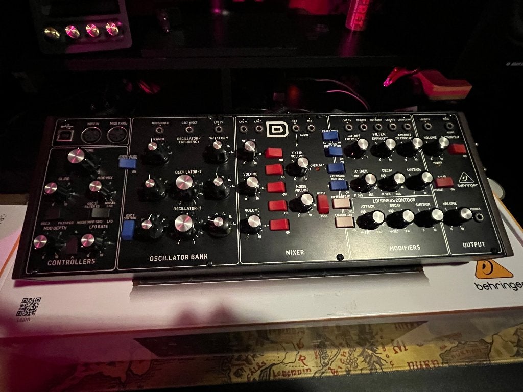 Behringer Model D, Muziek en Instrumenten, Ophalen, Zo goed als nieuw, Overige merken