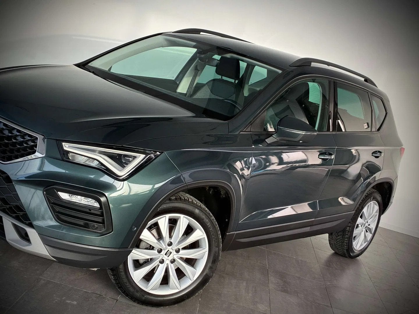 SEAT Ateca 1.0TSI-1ERPRO-GPS-CARPLAY-CAMERA-JANTES17-PDC, Autos, Seat, Argent ou Gris, Achat, 139 g/km, Euro 6