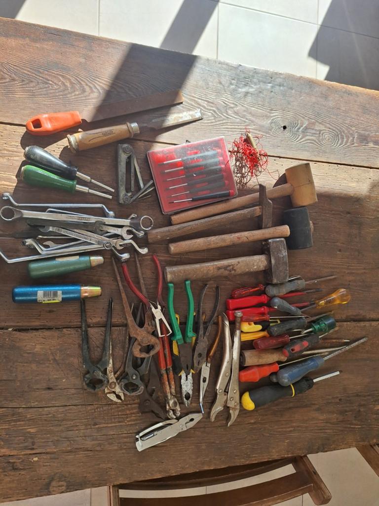 Grand lot d'outils à main 64 pièces, Enlèvement ou Envoi