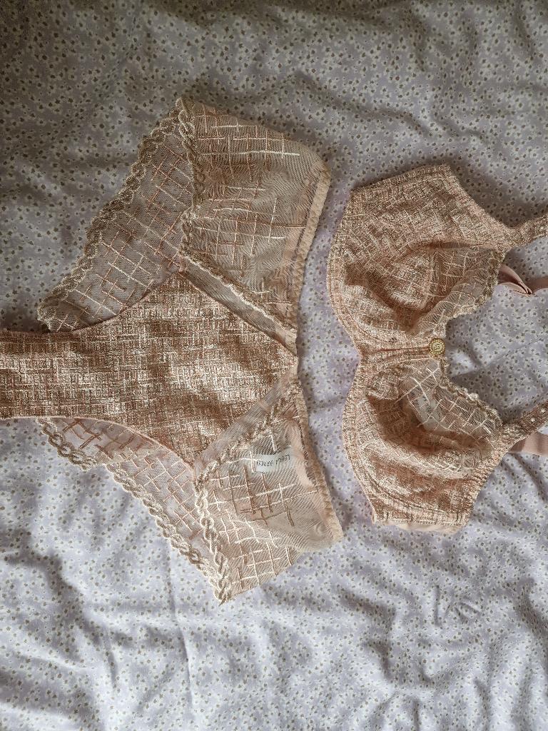 Louisa Braq roze 80D en 42 nieuw, Kleding | Dames, Ondergoed en Lingerie, Louisa Braq, Verzenden, Roze, Setje