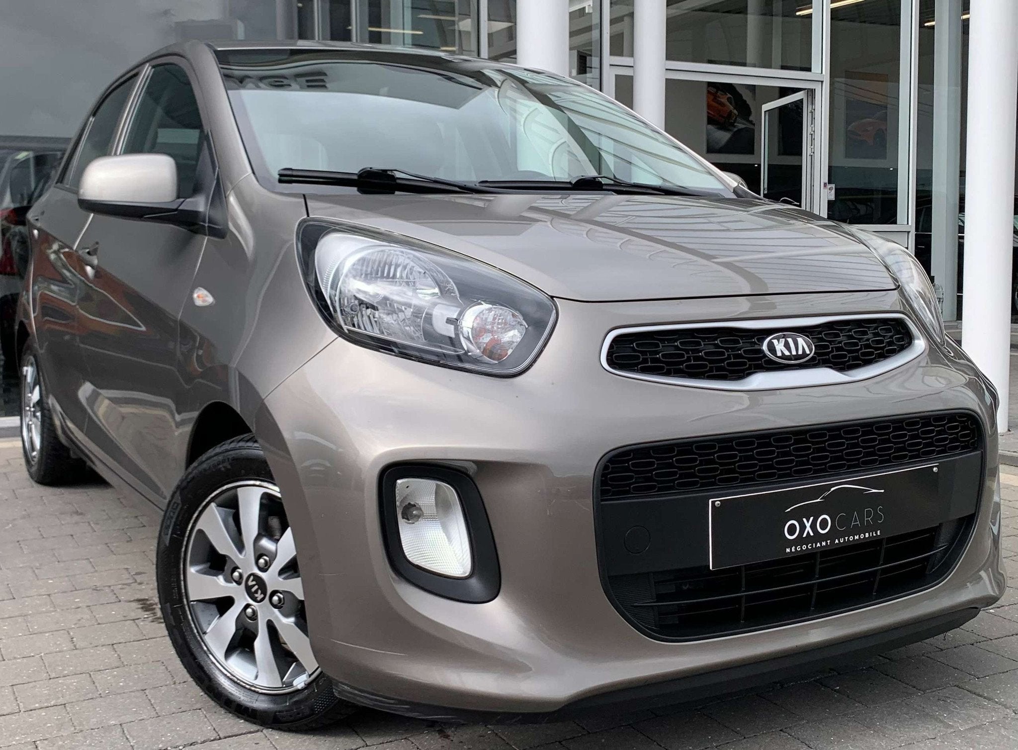 Kia Picanto 1.0i / GPS / AIRCO / CAMERA / BLUETOOTH / PDC /, Auto's, Kia, Voorwielaandrijving, Stof, Gebruikt, Euro 6