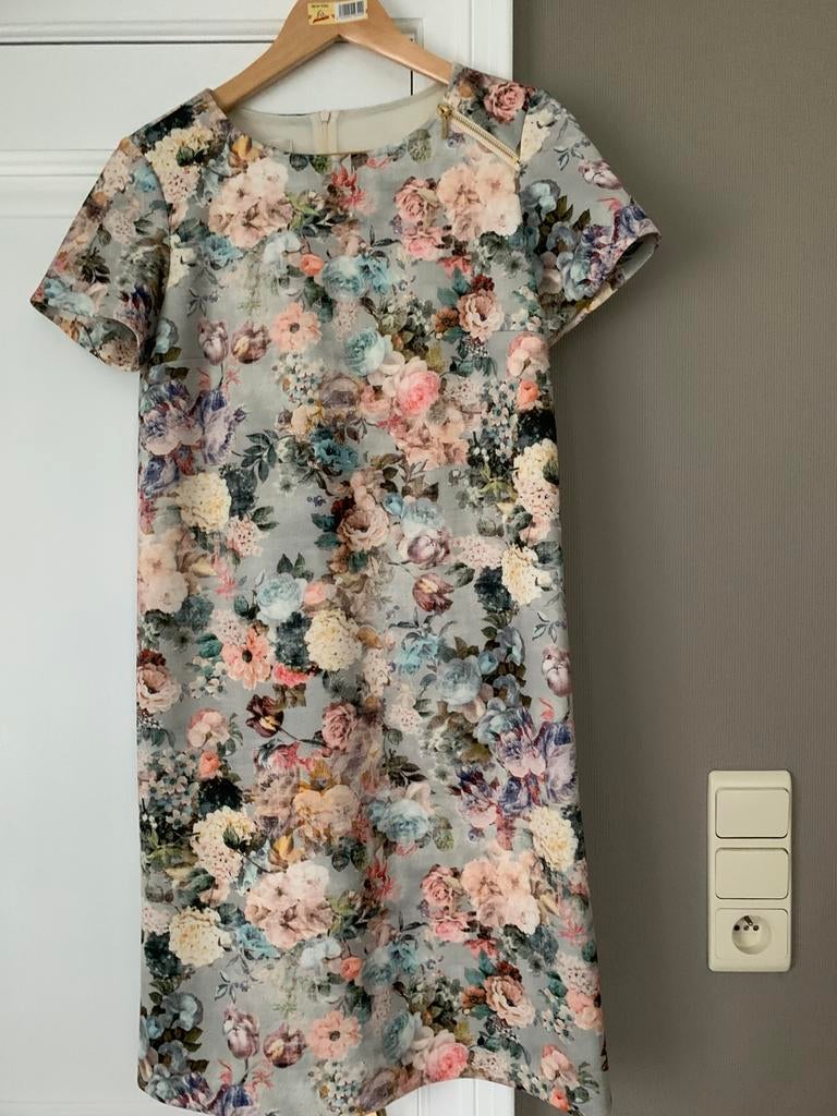 Jurk kleedje Gigue 36 gebloemd elastisch stofje, Kleding | Dames, Jurken, Ophalen of Verzenden