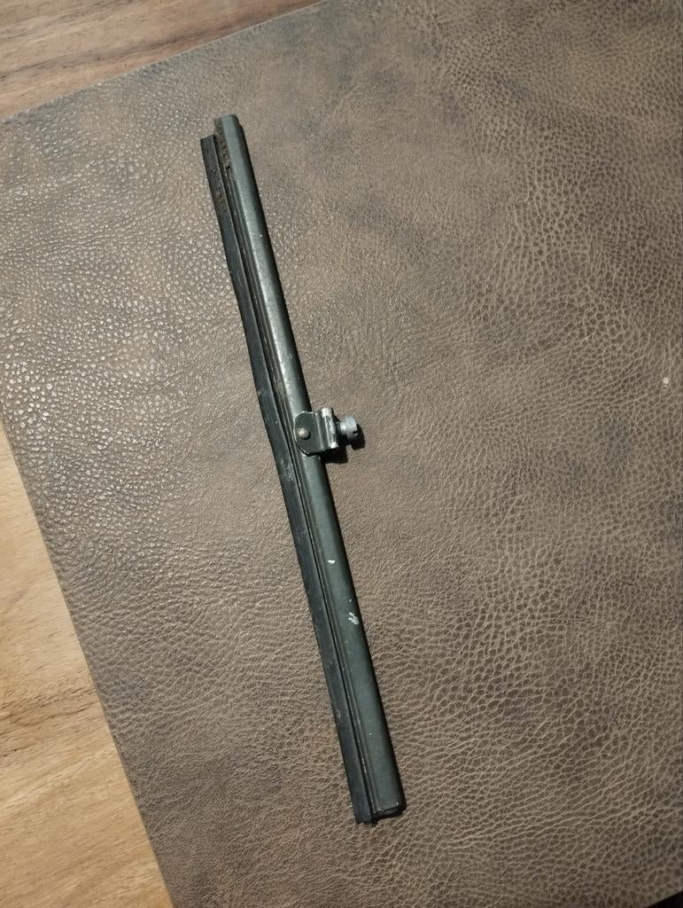 Ruitenwisser oldtimer (leger)jeep, Ophalen