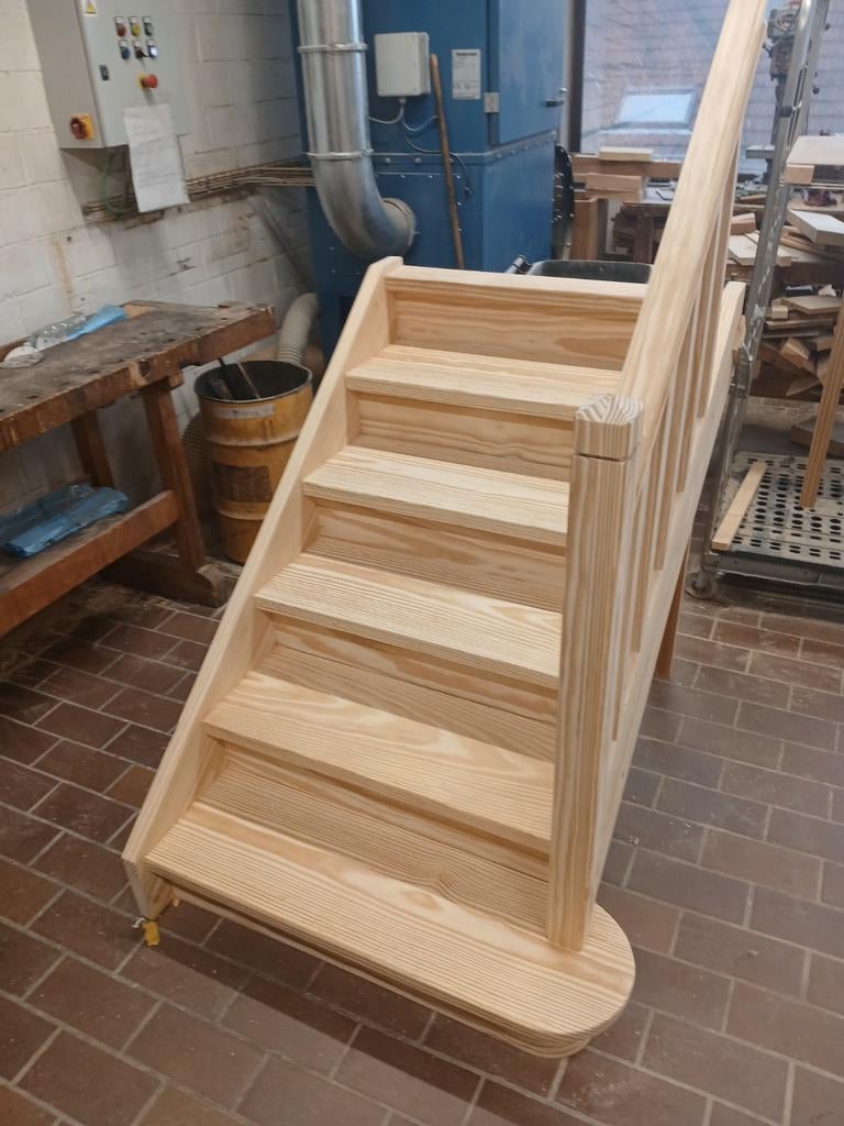 Fabrication escalier droit sur mesure., Escalier