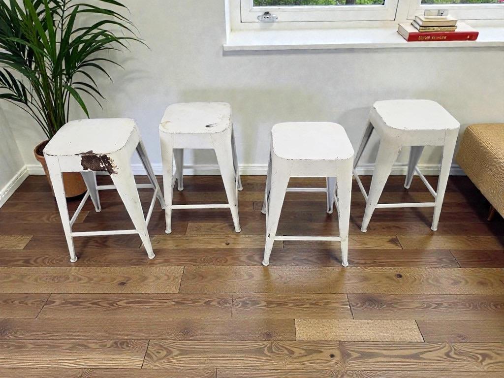 vintage wit metalen krukje / tabouret / stoeltje, Huis en Inrichting, Ophalen of Verzenden, Gebruikt