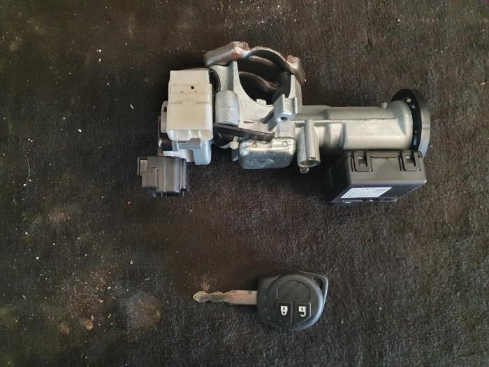 Serrure de contact + clé d'un Suzuki Swift, Enlèvement ou Envoi, 3 mois de garantie, Utilisé, Suzuki