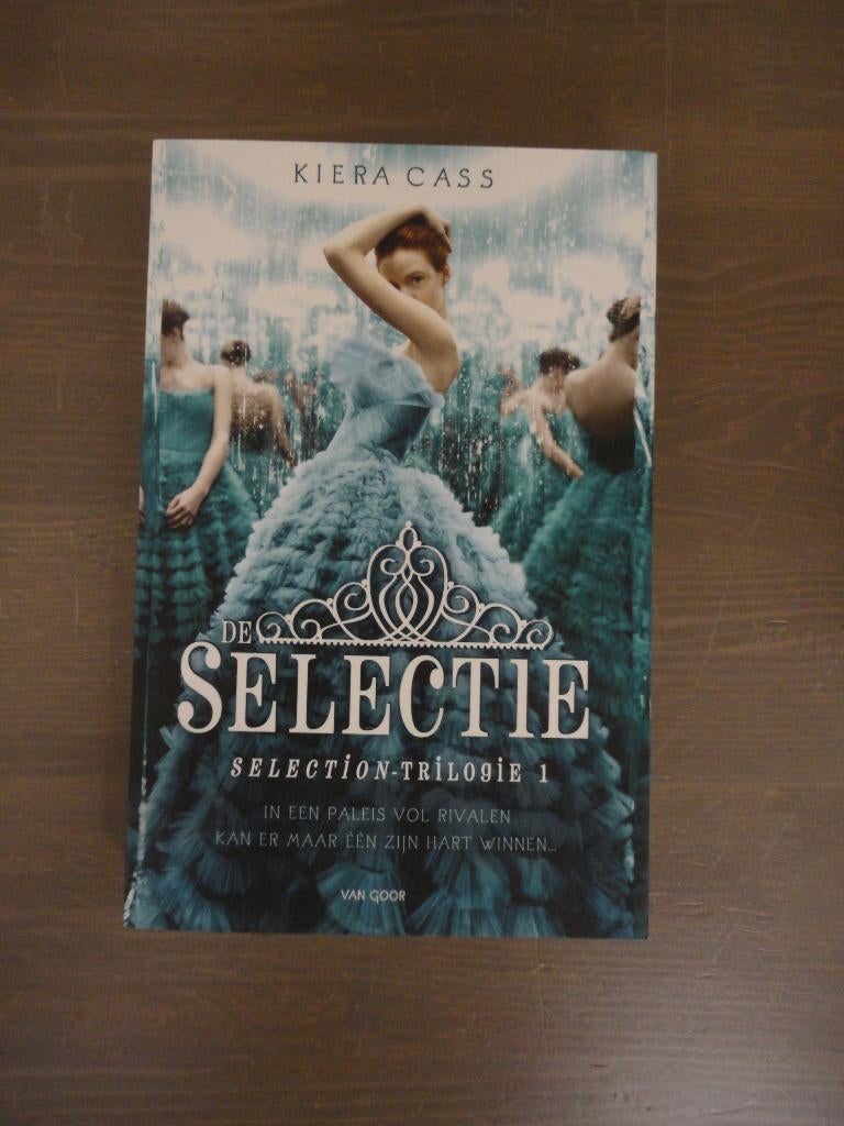 Selection trilogie 1 - De selectie - Kiera Cass, Boeken, Romans, Zo goed als nieuw, Ophalen of Verzenden