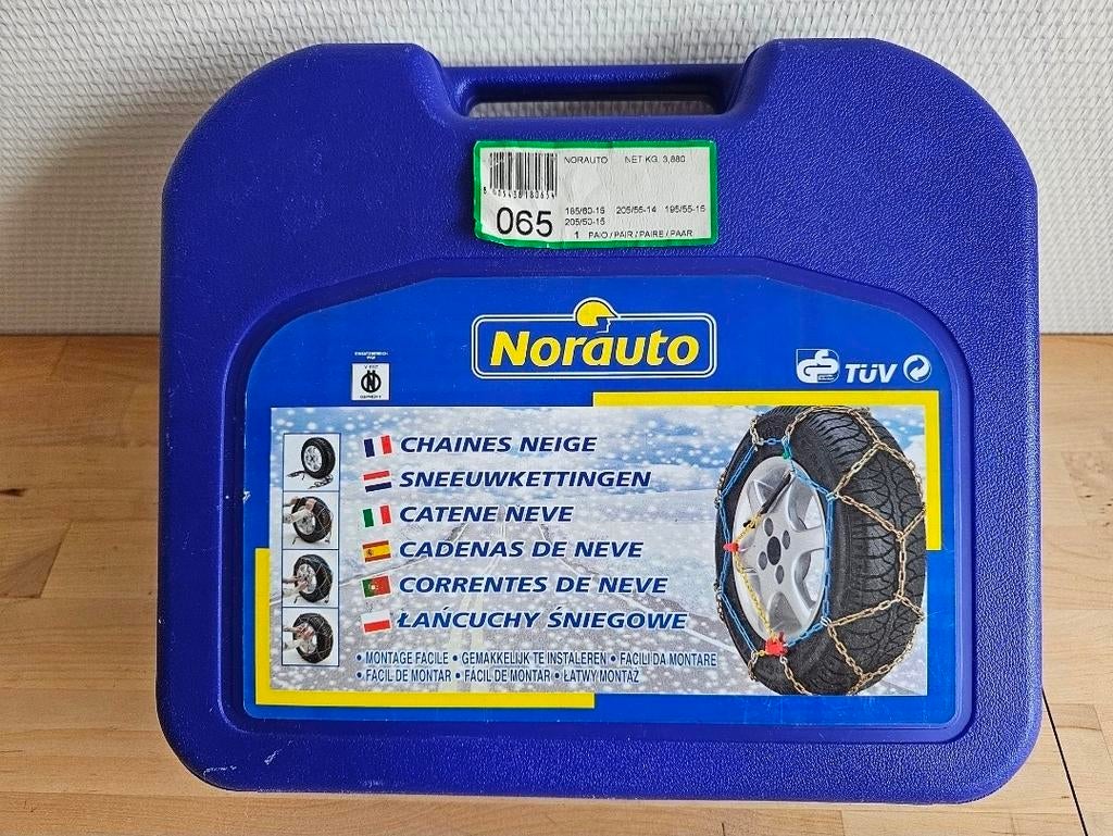CHAÎNES À NEIGE NON UTILISÉES, Enlèvement, Neuf