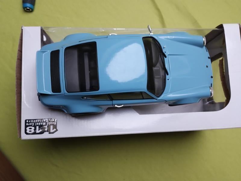 Porsche 911 Carrera RSR 2.8 lichtblauw  1:18 Solido, Hobby en Vrije tijd, Modelauto's | 1:18, Ophalen of Verzenden, Nieuw, Auto