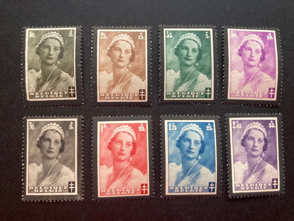 1935 Deuil Reine Astrid - COB 411/418**, Neuf, Enlèvement ou Envoi, Non oblitéré, Gomme originale