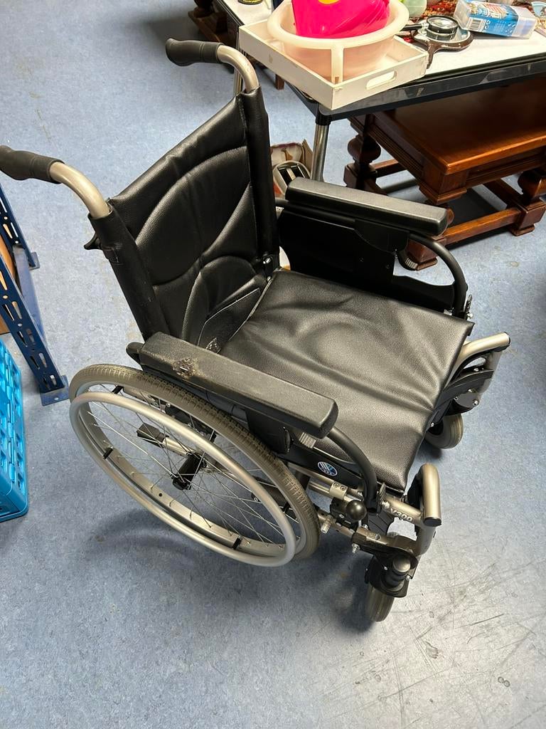 Luxe Vermeiren V300 Rolstoel – Lederen Bekleding – Comfort, Enlèvement ou Envoi, Pliant, Comme neuf