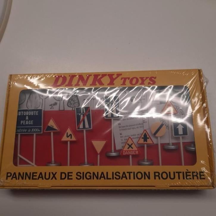 ATLAS_DINKY n 593 : KIT DE SIGNALISATION ROUTIÈRE *MI, Enlèvement, Neuf, Autres types, Autres marques