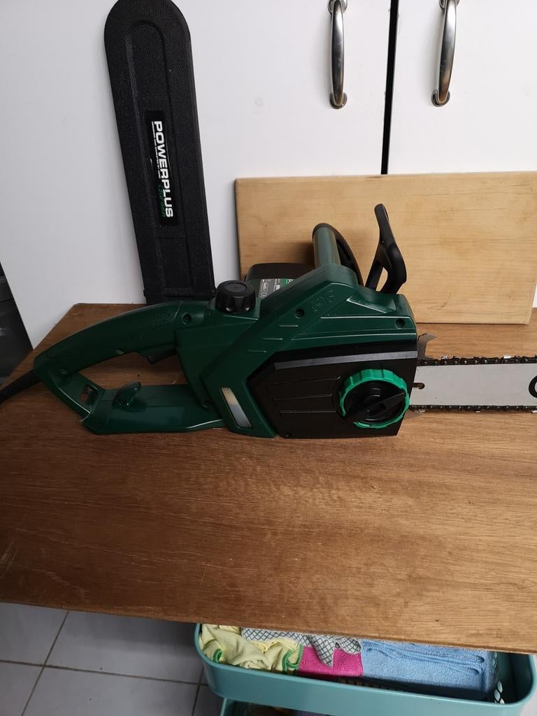 Kettingzaag 2200 watt, Ophalen, Kettingzaag, Zo goed als nieuw, Powerplus