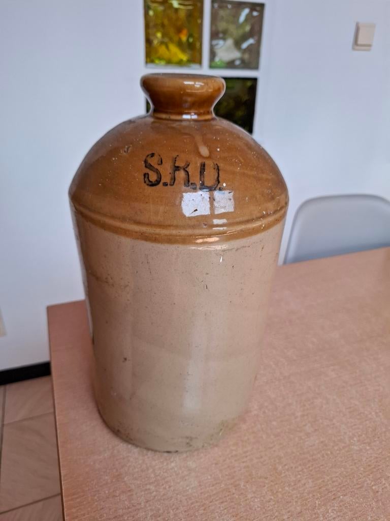 Cruche  en poterie  Ancienne  griffé  signe, Enlèvement