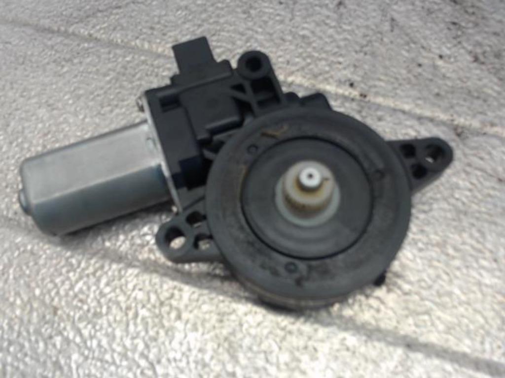 Moteur lève vitre Mazda 2, Ophalen of Verzenden, Gebruikt, Mazda