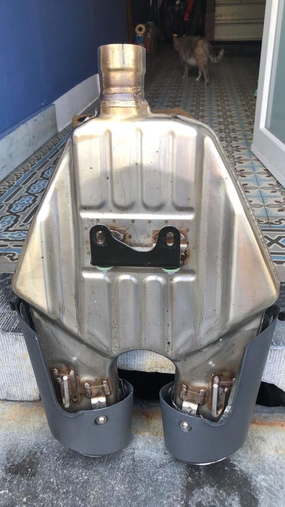 Ontsnappingsposten. Aprilia Shiver 900, Ophalen, Gebruikt