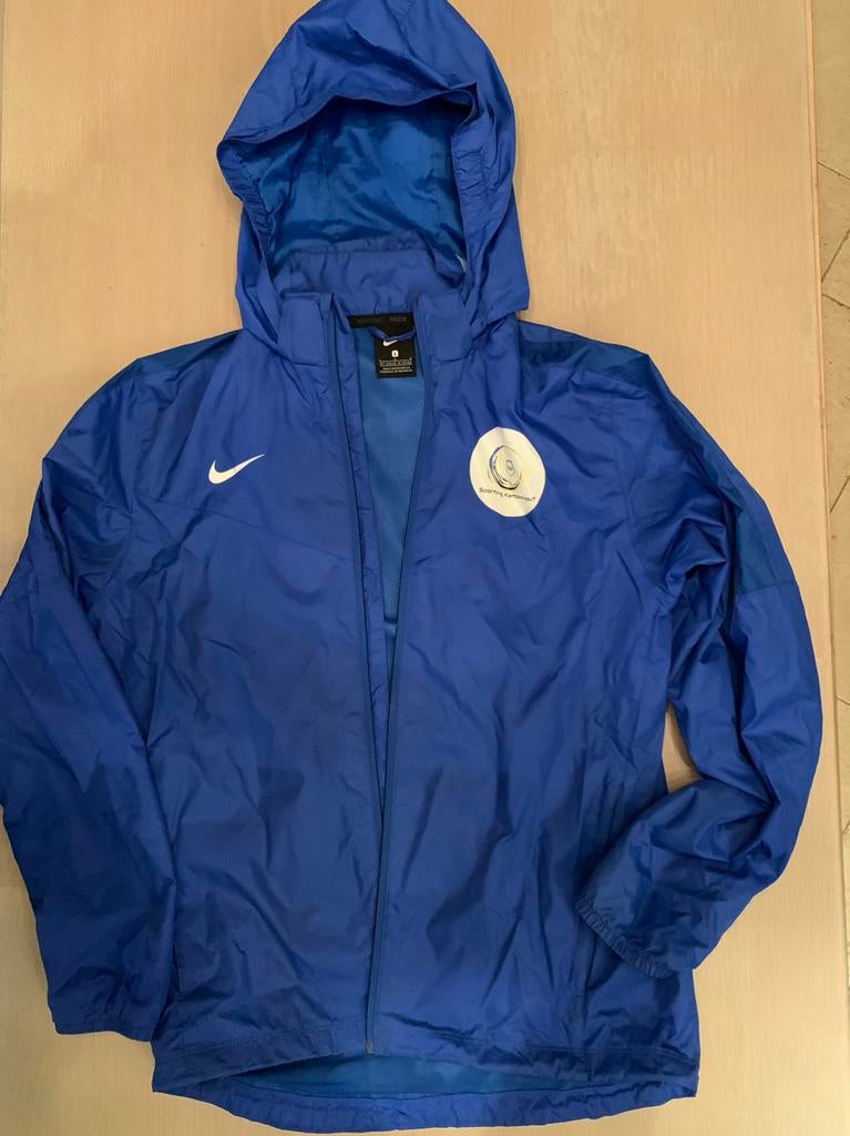 Regenjas voetbal Nike 140-152, Maat XS of kleiner, Ophalen of Verzenden, Zo goed als nieuw, Trainingspak