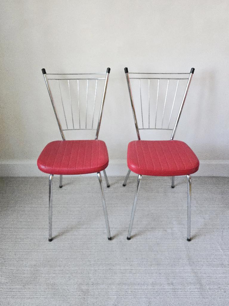 Paire de chaises vintage Chrome et Vinyl - SOUDEUROP, Maison & Meubles, Rouge, Enlèvement ou Envoi, Comme neuf, Deux