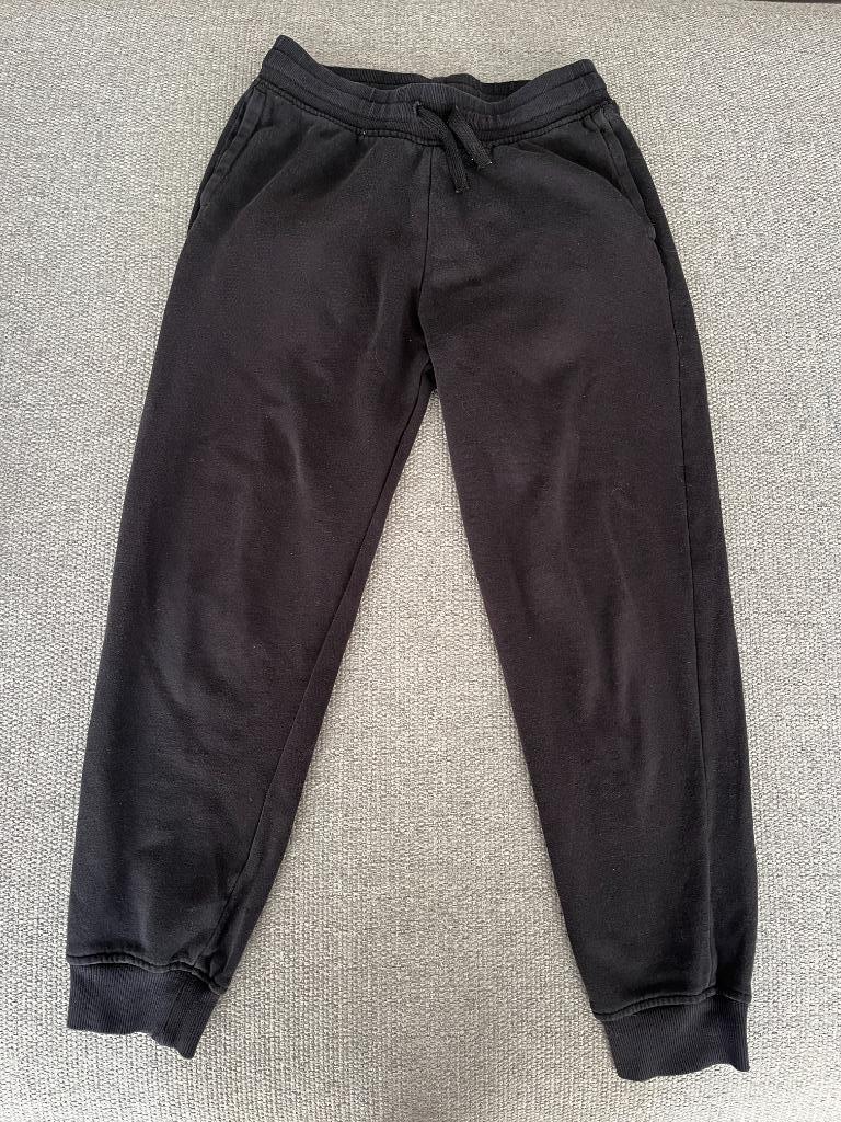 Joggingbroek zwart H&M maat 152, Broek, H&M, Ophalen of Verzenden, Zo goed als nieuw