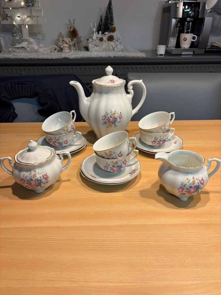 Oud servies  ( met rozen), Ophalen of Verzenden
