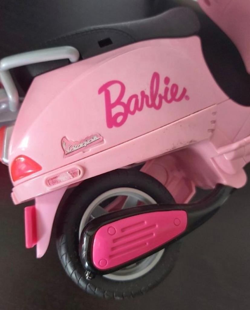 BARBIE scooter VESPA Rose MATTEL 2008, Enlèvement ou Envoi