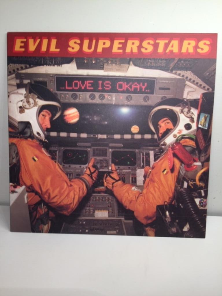 LP - Evil Superstars - Love Is Okay (Vinyle), Enlèvement ou Envoi, Comme neuf, 12 pouces