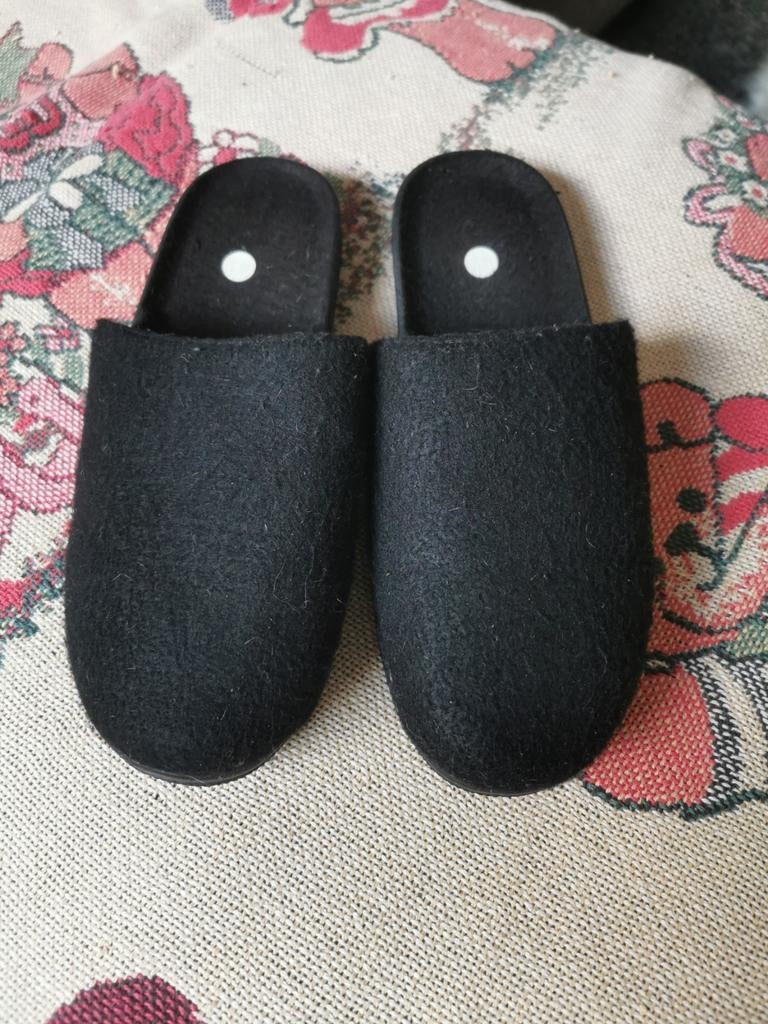 Zo goed als nieuw mooie zwarte heren pantoffels, Kleding | Heren, Ophalen of Verzenden