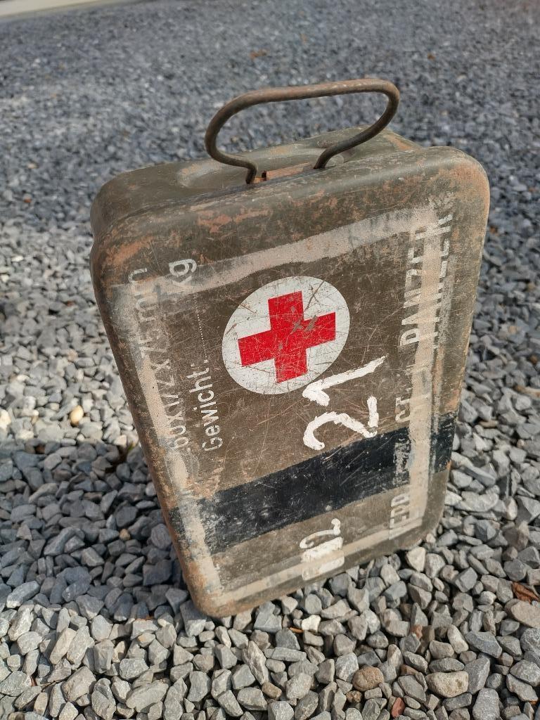 Robuuste EZ-doos van Duits pantservoertuig jaar 1968 - leeg, Verzamelen, Ophalen of Verzenden, Landmacht, Kist of Geocache