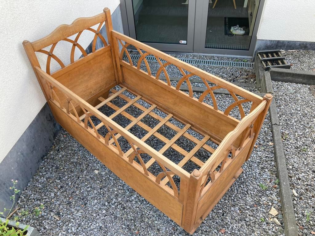 Houten babybedje, Kinderen en Baby's, Babywiegjes en Ledikanten, Ophalen, Gebruikt, Overige typen