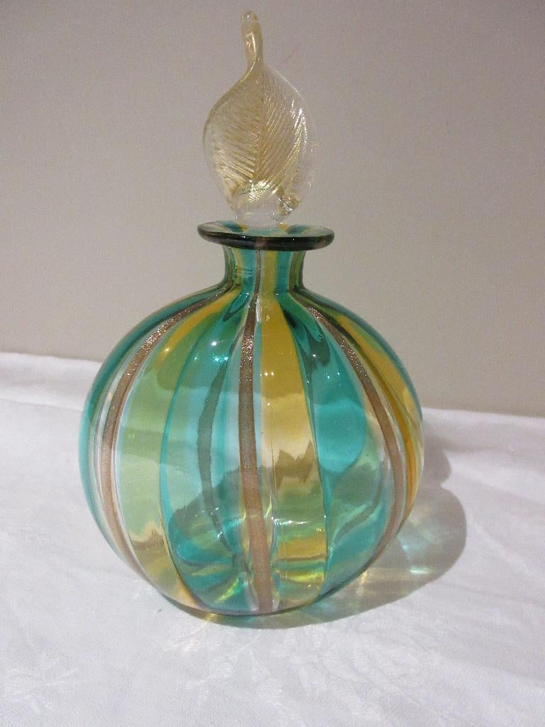 Ancien flacon de parfum en verre avec bouchon décoratif, Enlèvement, Bouteille de parfum